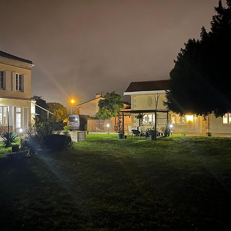 Vila Batisse En Pierre XVII Siecle 115 M² Avec Terrasse Ambares-et-Lagrave Exteriér fotografie