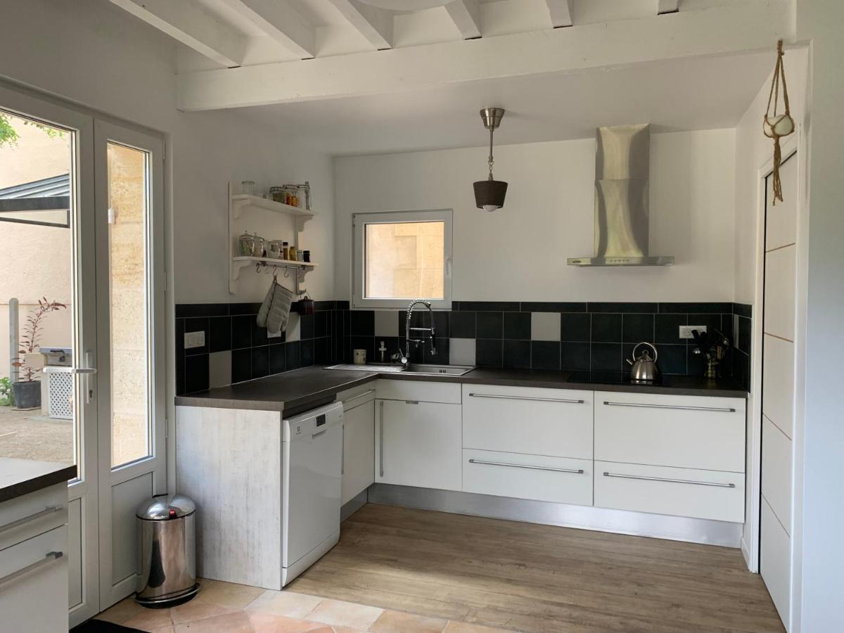 Vila Batisse En Pierre XVII Siecle 115 M² Avec Terrasse Ambares-et-Lagrave Exteriér fotografie