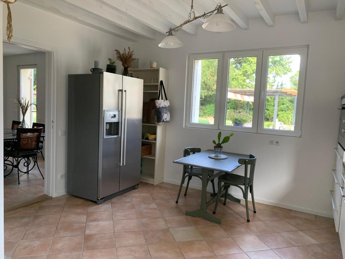Vila Batisse En Pierre XVII Siecle 115 M² Avec Terrasse Ambares-et-Lagrave Exteriér fotografie