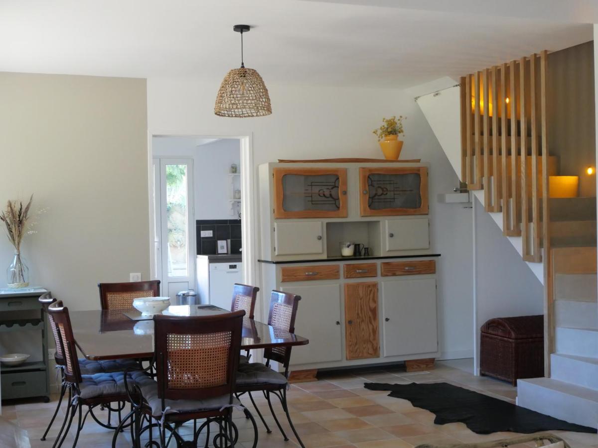 Vila Batisse En Pierre XVII Siecle 115 M² Avec Terrasse Ambares-et-Lagrave Exteriér fotografie