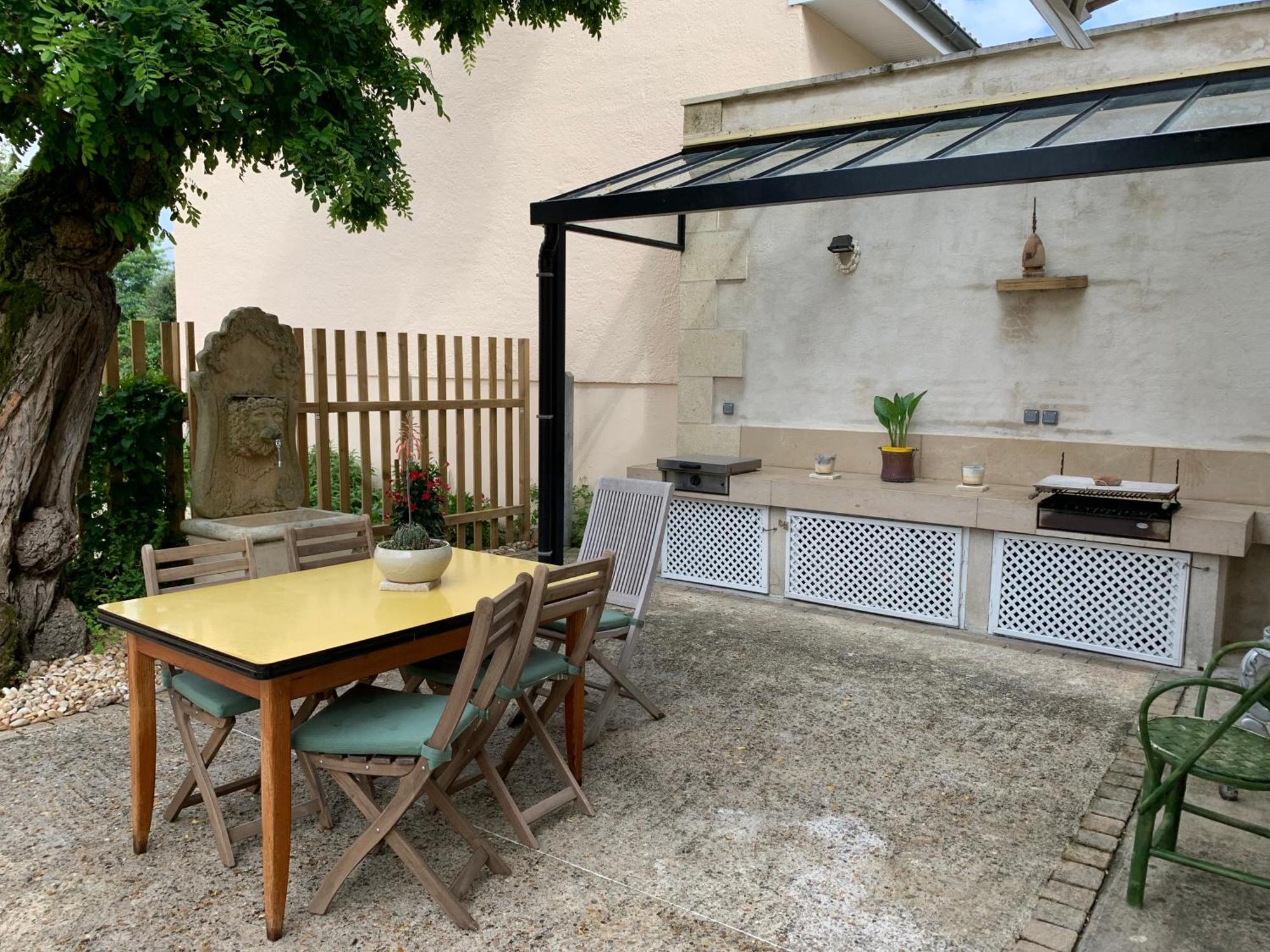 Vila Batisse En Pierre XVII Siecle 115 M² Avec Terrasse Ambares-et-Lagrave Exteriér fotografie