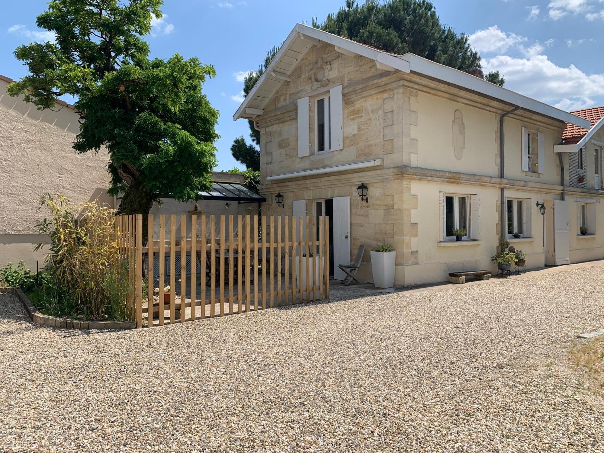 Vila Batisse En Pierre XVII Siecle 115 M² Avec Terrasse Ambares-et-Lagrave Exteriér fotografie
