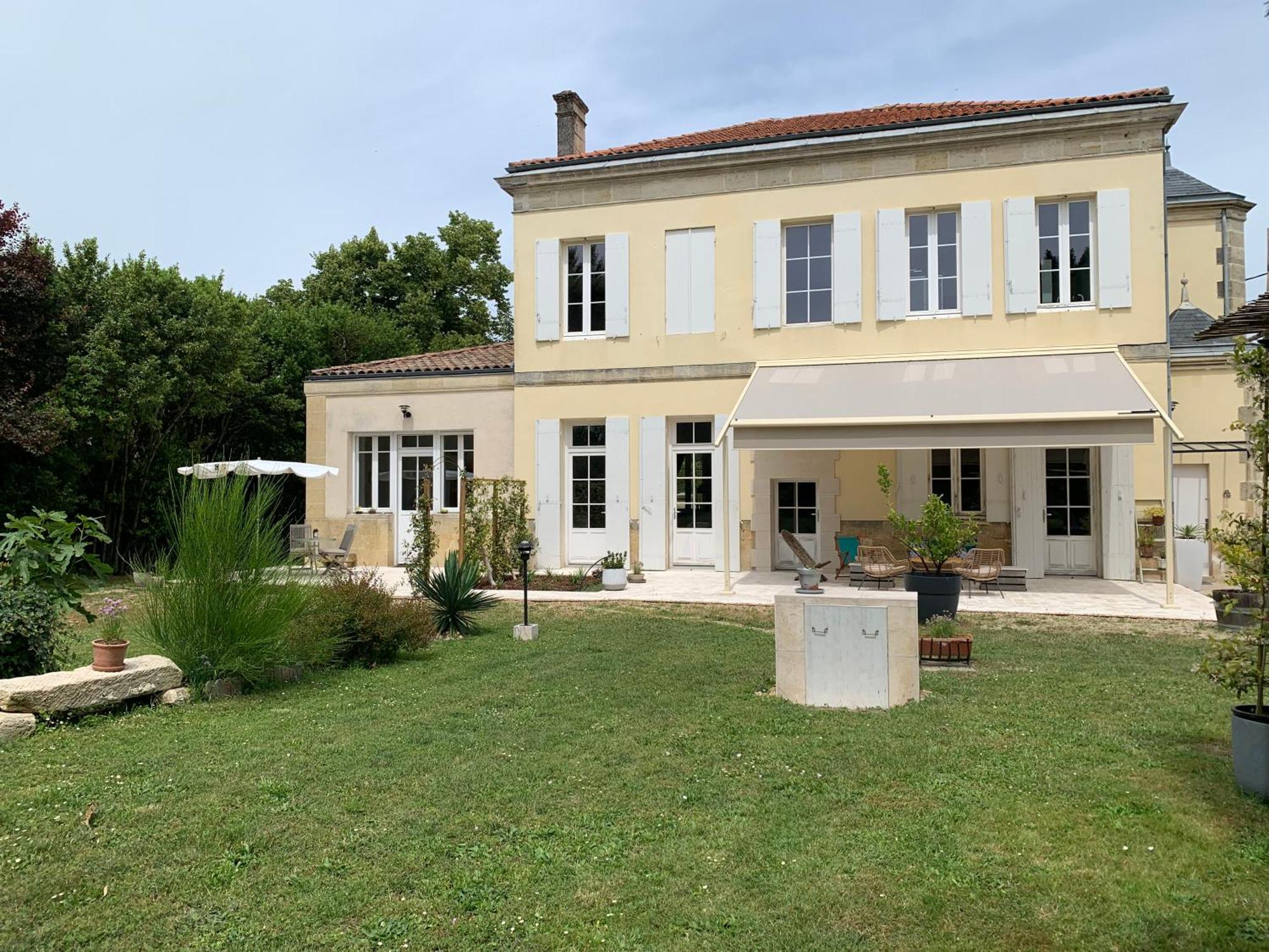 Vila Batisse En Pierre XVII Siecle 115 M² Avec Terrasse Ambares-et-Lagrave Exteriér fotografie