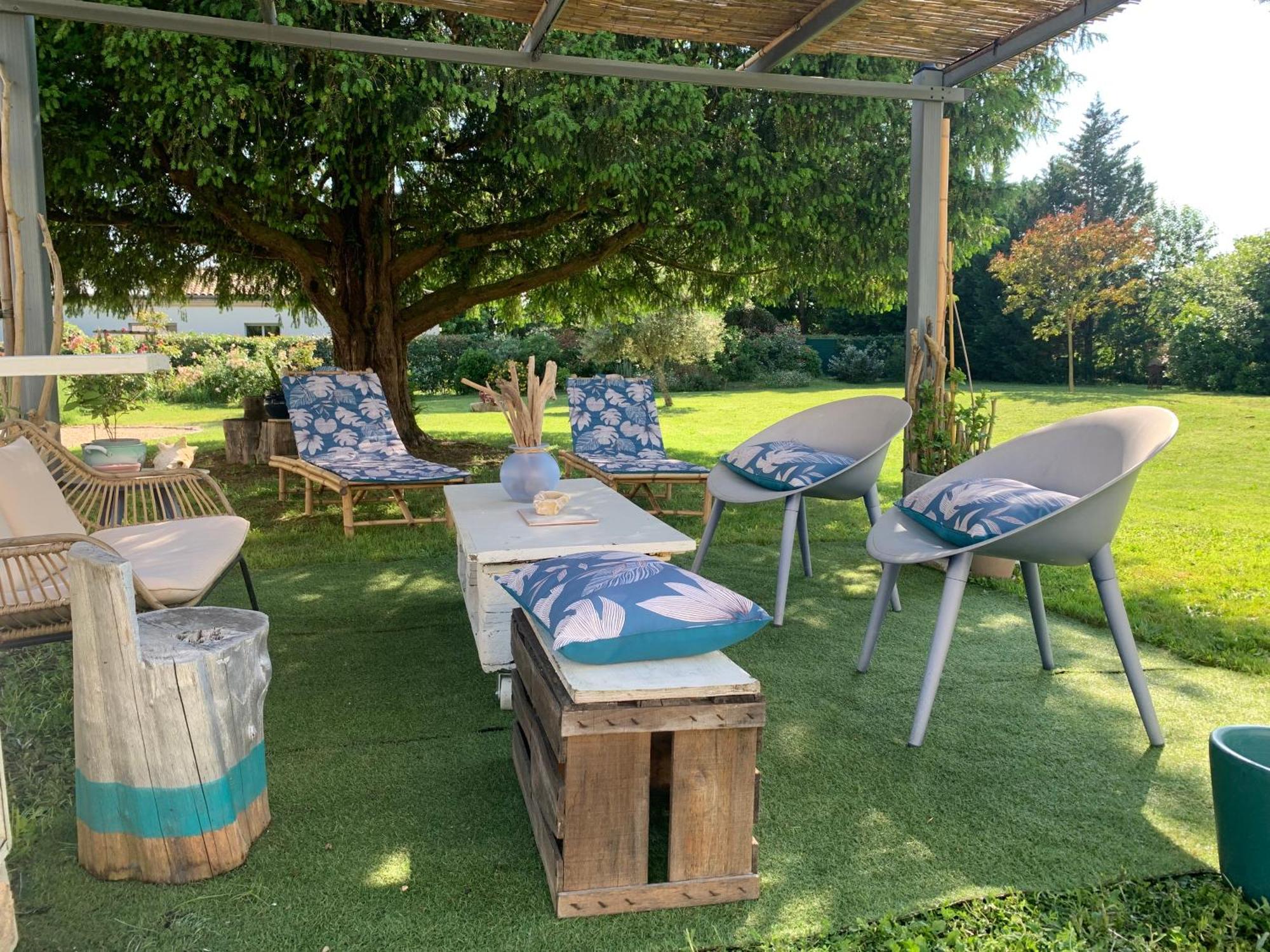 Vila Batisse En Pierre XVII Siecle 115 M² Avec Terrasse Ambares-et-Lagrave Exteriér fotografie